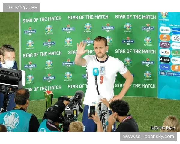 -凯恩赛前训练专注射门，领跑射手榜信心十足-