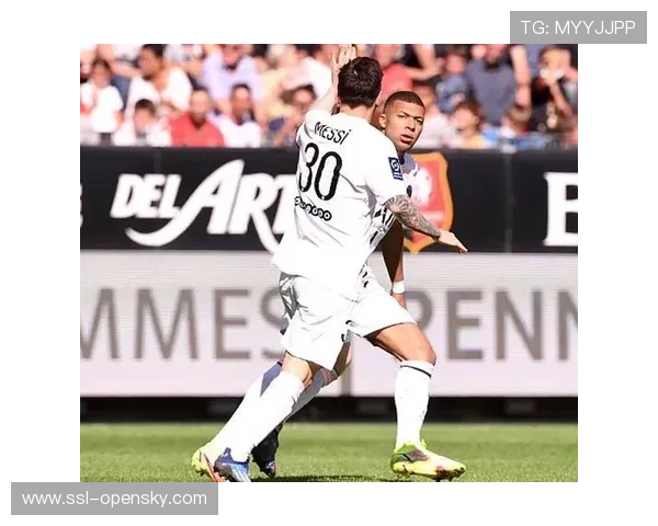 18岁德罗巴黎首秀4次对抗全胜传球11次全成 18岁德罗巴黎首秀4次对抗全胜传球11次全成